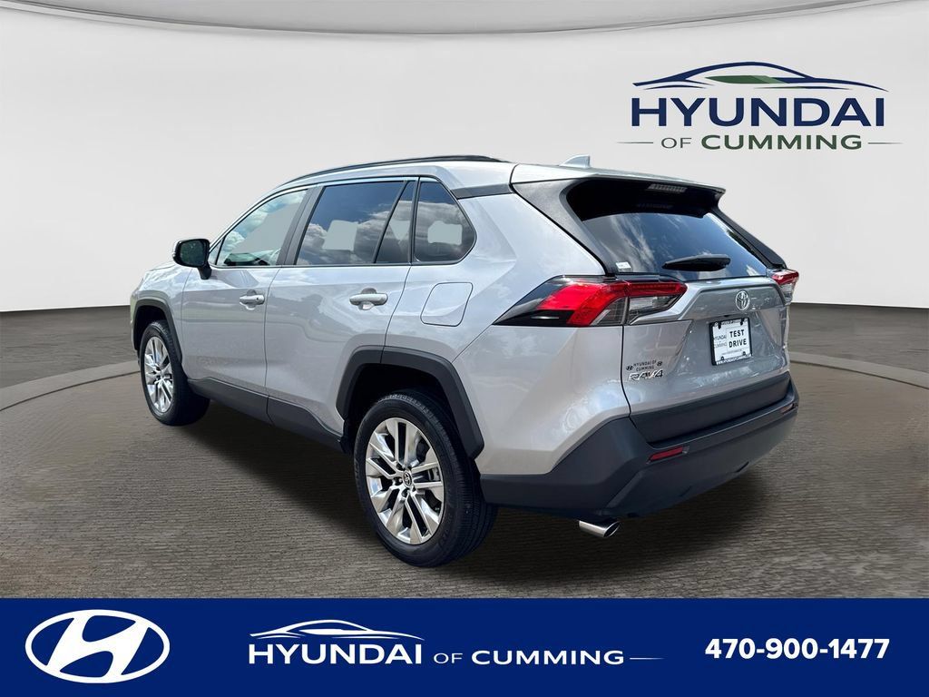 Used 2022 Toyota RAV4 XLE Premium FWD image 6