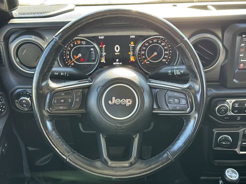 Used 2021 Jeep Gladiator Sport image 15