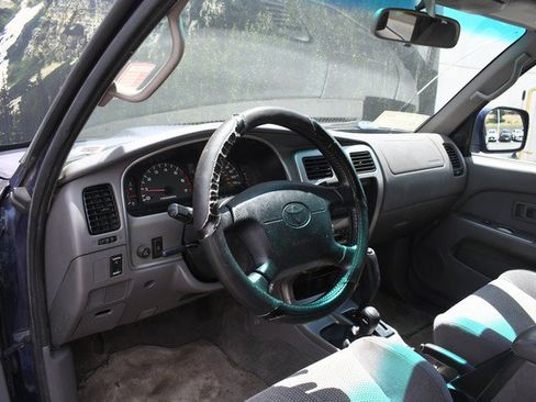 Used 2002 Toyota 4Runner SR5 AWD/4WD image 14
