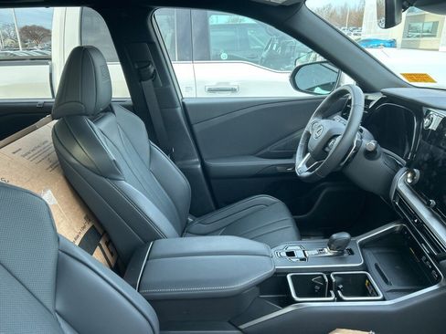 Used 2025 Lexus TX 500h AWD image 4