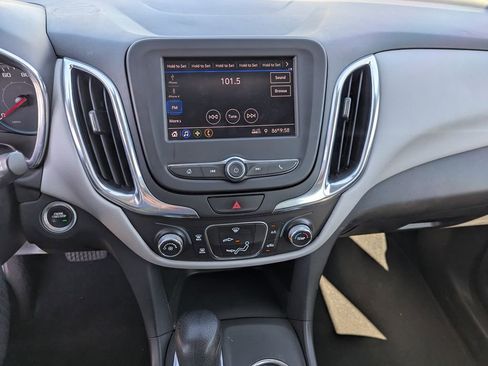 Used 2021 Chevrolet Equinox LS AWD/4WD image 15