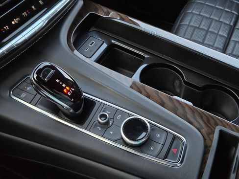 Used 2023 Cadillac Escalade Sport Platinum w/ LPO, ONYX Package image 23