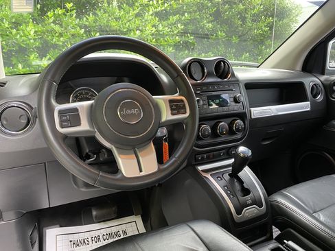 Used 2015 Jeep Compass High Altitude FWD image 30