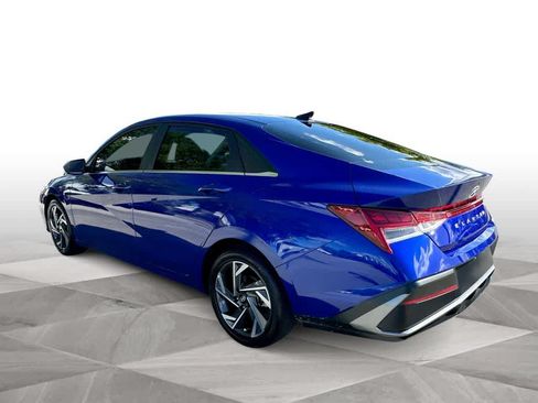 Used 2024 Hyundai Elantra SEL w/ Convenience Package FWD image 6