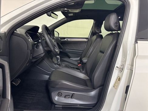 Used 2022 Volkswagen Tiguan SE R-Line image 14
