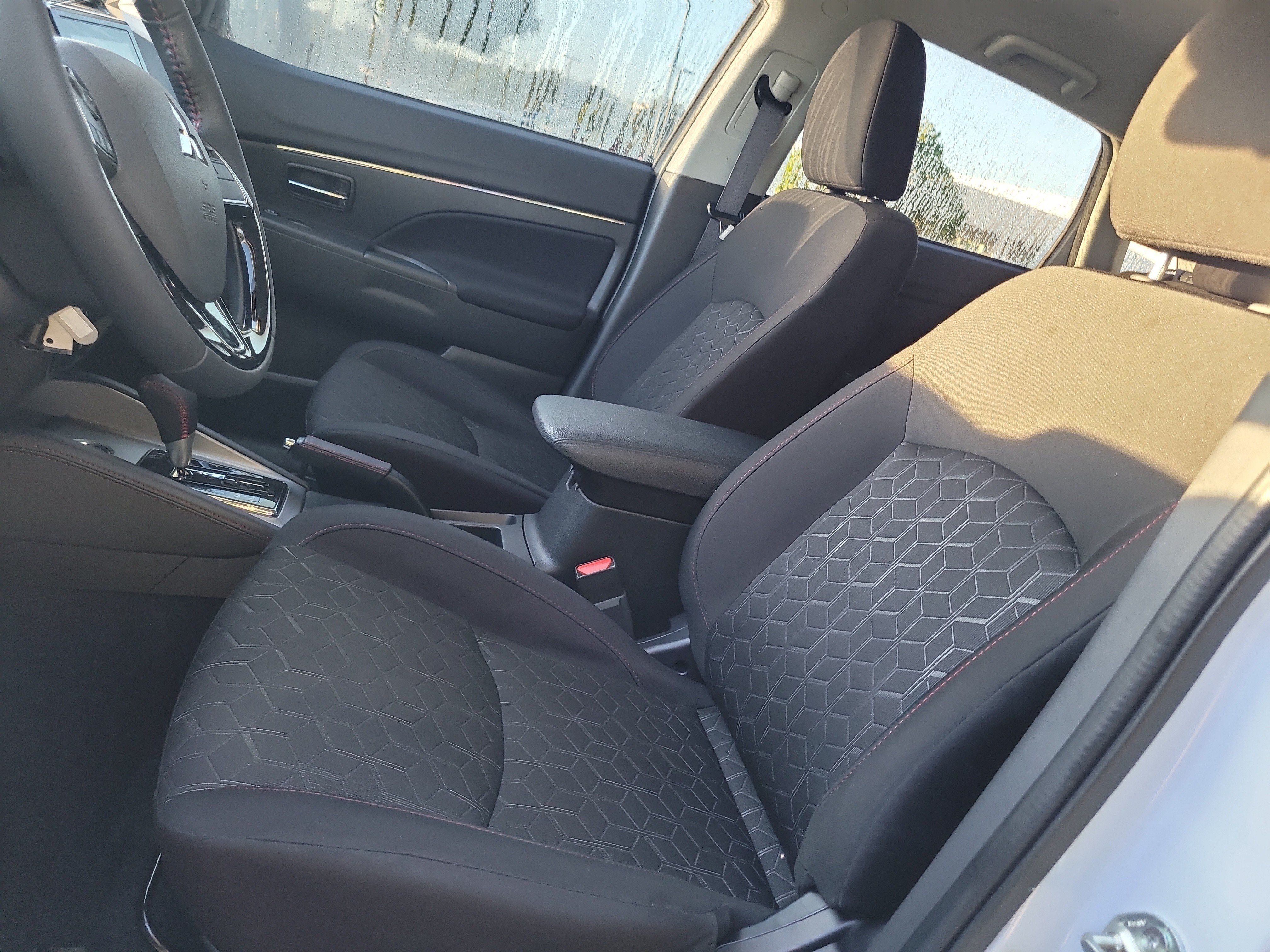 Used 2025 Mitsubishi Outlander Sport LE AWD/4WD image 20