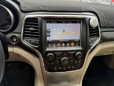 Used 2017 Jeep Grand Cherokee Limited image 7