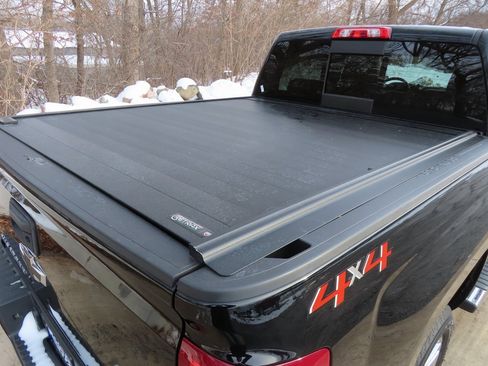 Used 2018 Chevrolet Silverado 1500 High Country image 19