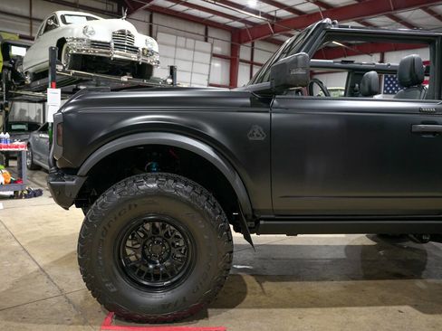 Used 2023 Ford Bronco Badlands image 3