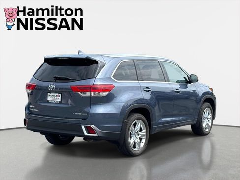 Used 2018 Toyota Highlander Limited AWD/4WD image 2