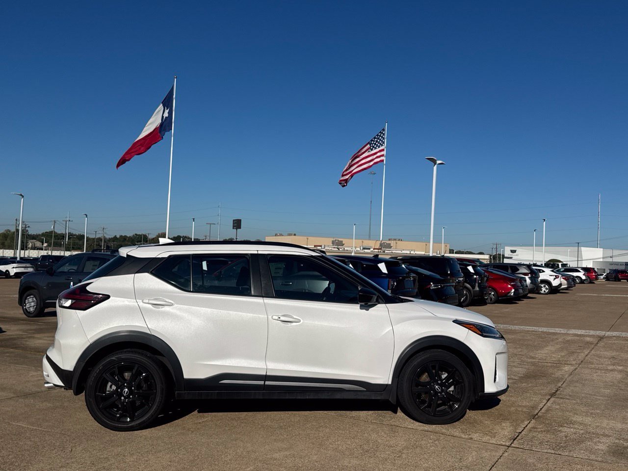 Certified 2023 Nissan Kicks SR w/ Exterior Package FWD image 27