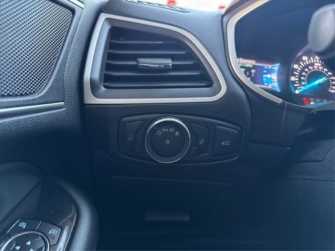 Used 2016 Ford Edge SEL w/ Equipment Group 201A AWD/4WD image 17
