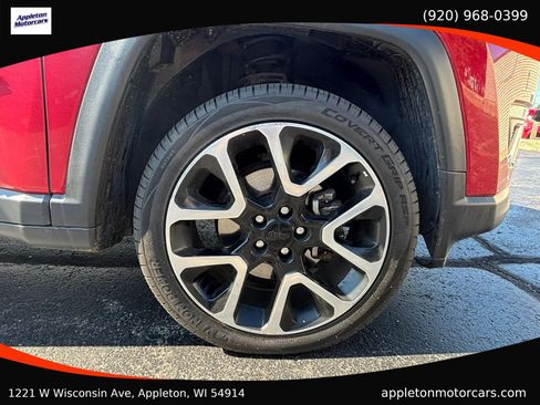 Used 2018 Jeep Compass Limited w/ Navigation Group AWD/4WD image 12