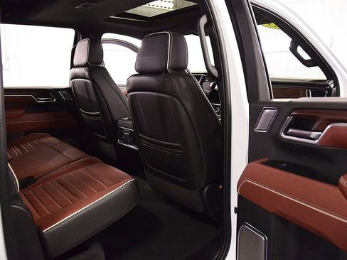 Used 2025 GMC Sierra 2500 Denali Ultimate w/ Snow Plow Prep/Camper Package image 33