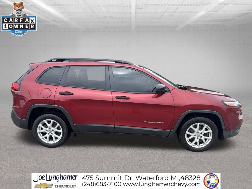 Used 2017 Jeep Cherokee Sport FWD image 2