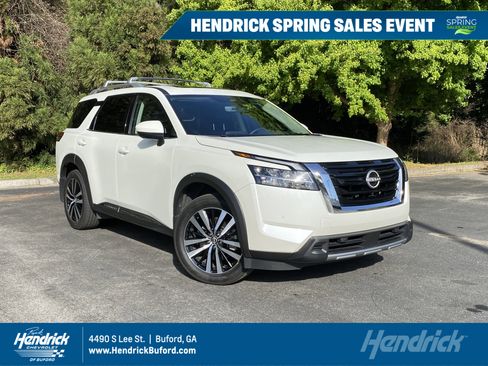 Used 2024 Nissan Pathfinder Platinum image 1