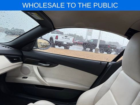 Used 2011 BMW Z4 sDrive30i image 25