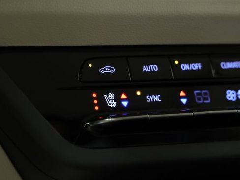 Used 2022 Buick Envision Avenir w/ Technology Package II image 20