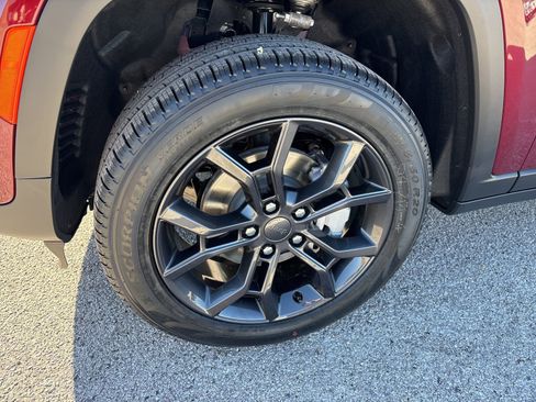 New 2025 Jeep Grand Cherokee Limited image 23