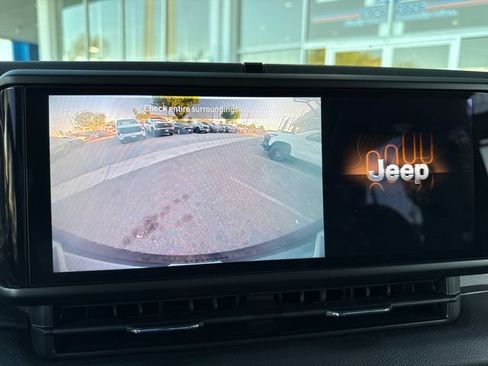 Used 2024 Jeep Wrangler Unlimited AWD/4WD image 19