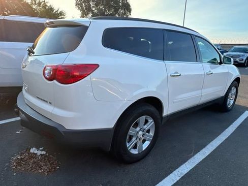 Used 2012 Chevrolet Traverse LT FWD image 5