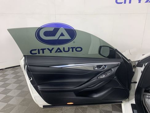 Used 2017 INFINITI Q60 2.0t w/ Moonroof Package image 13