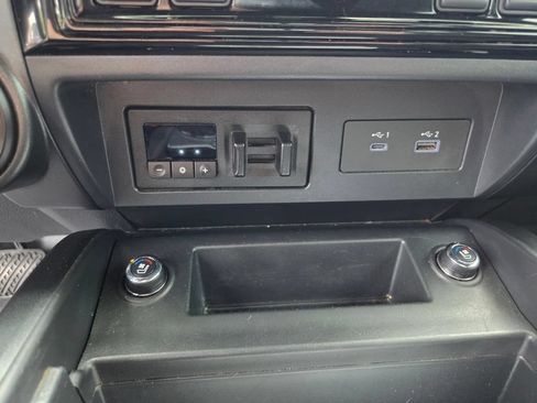 Used 2021 Nissan Titan PRO-4X w/ Pro-4x Convenience Package AWD/4WD image 19