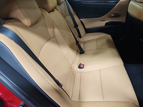 Used 2024 Lexus ES 350 w/ Premium Package FWD image 12