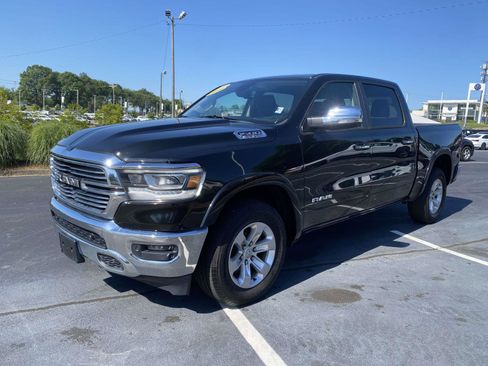 Used 2019 RAM 1500 Laramie AWD/4WD image 3