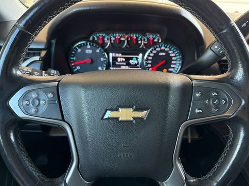 Used 2018 Chevrolet Suburban LT image 20