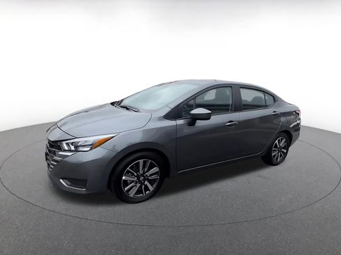 Used 2025 Nissan Versa SV FWD image 10