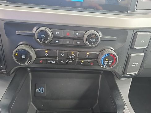 Used 2025 Ford F250 XLT w/ Black Appearance Package AWD/4WD image 23
