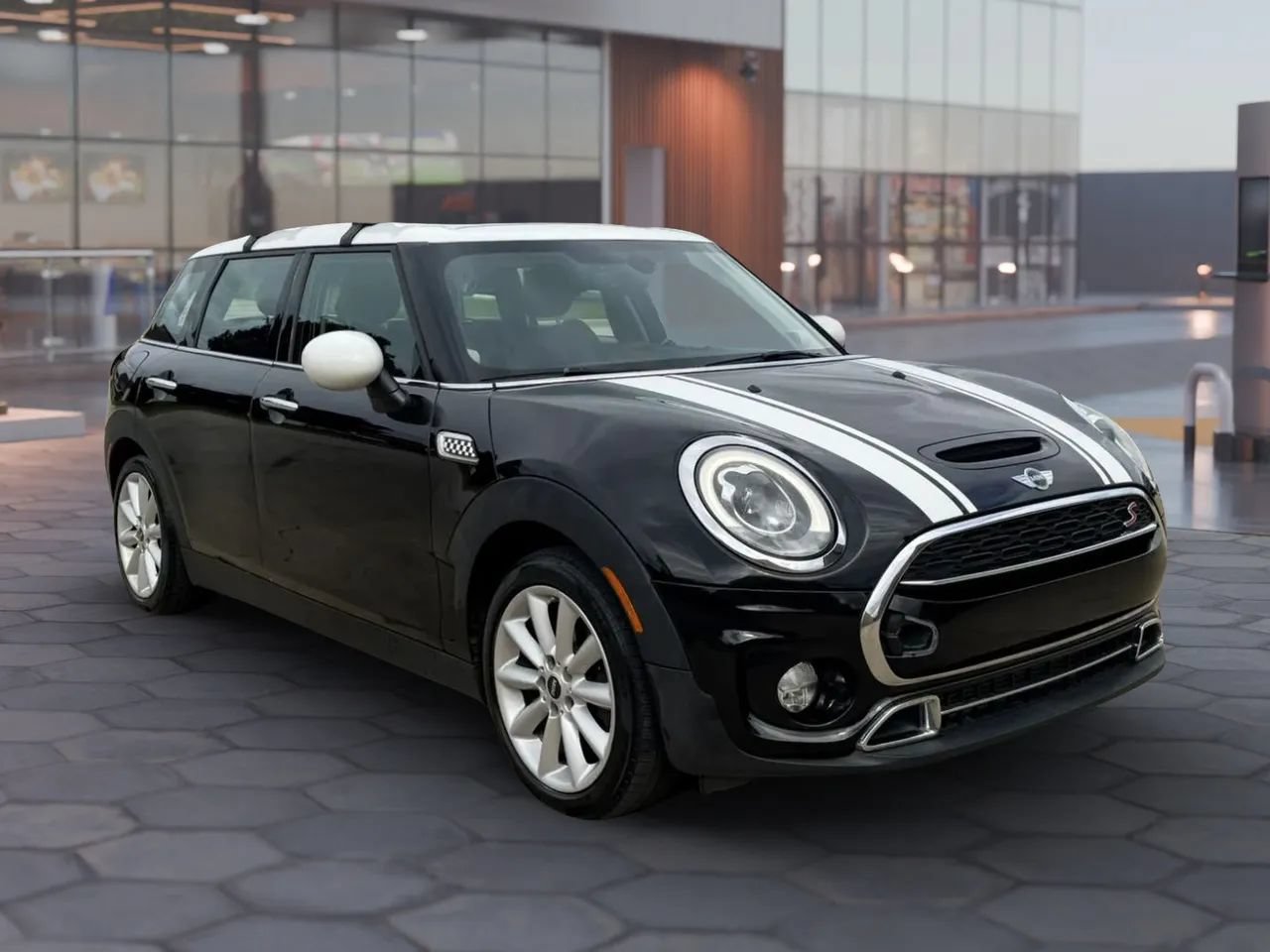 Used 2017 MINI Cooper Clubman S FWD image 3