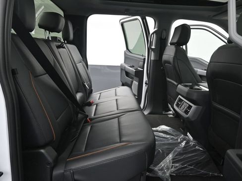 New 2026 Ford F250 Lariat w/ Black Appearance Package AWD/4WD image 12