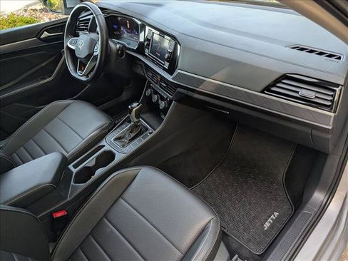 Used 2023 Volkswagen Jetta SE w/ Panoramic Sunroof Package FWD image 13