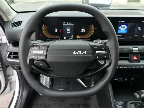 Used 2025 Kia K4 FWD image 18