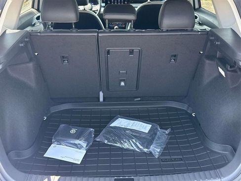 Used 2025 Volkswagen Taos SE image 25