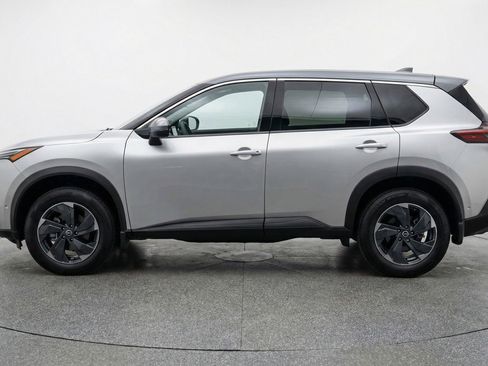Used 2025 Nissan Rogue SV FWD image 5
