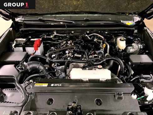 Used 2025 Toyota 4Runner Limited AWD/4WD image 32