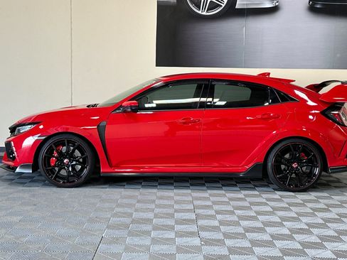 Used 2018 Honda Civic Type R image 7