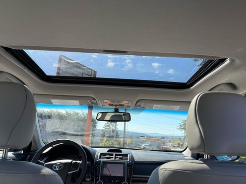 Used 2012 Toyota Camry XLE image 25