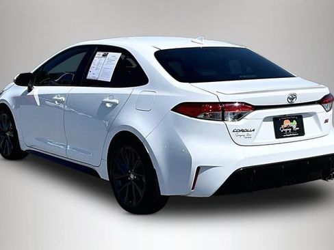 Used 2025 Toyota Corolla SE FWD image 4