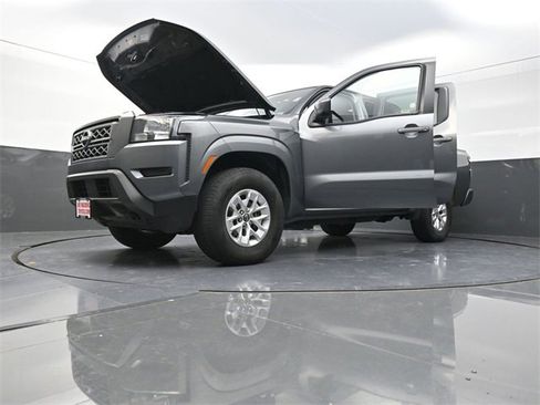 Used 2024 Nissan Frontier SV image 37