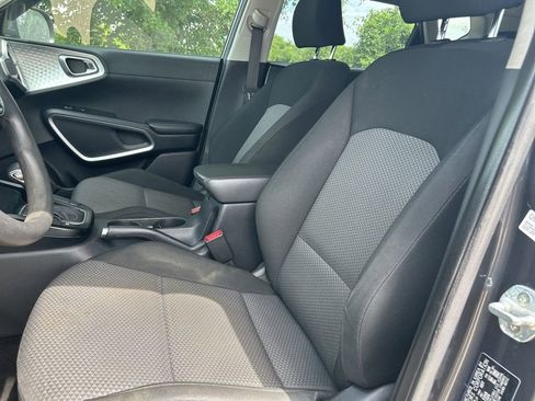 Used 2021 Kia Soul LX FWD image 8
