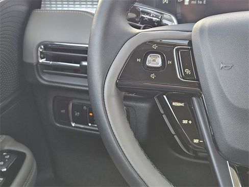 New 2026 Lincoln Corsair Premiere image 26