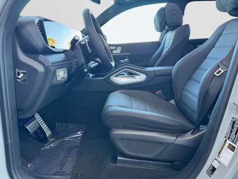 New 2026 Mercedes-Benz GLS 580 4MATIC image 8
