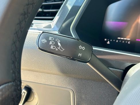 Certified 2023 Volkswagen Tiguan SE R-Line FWD image 22