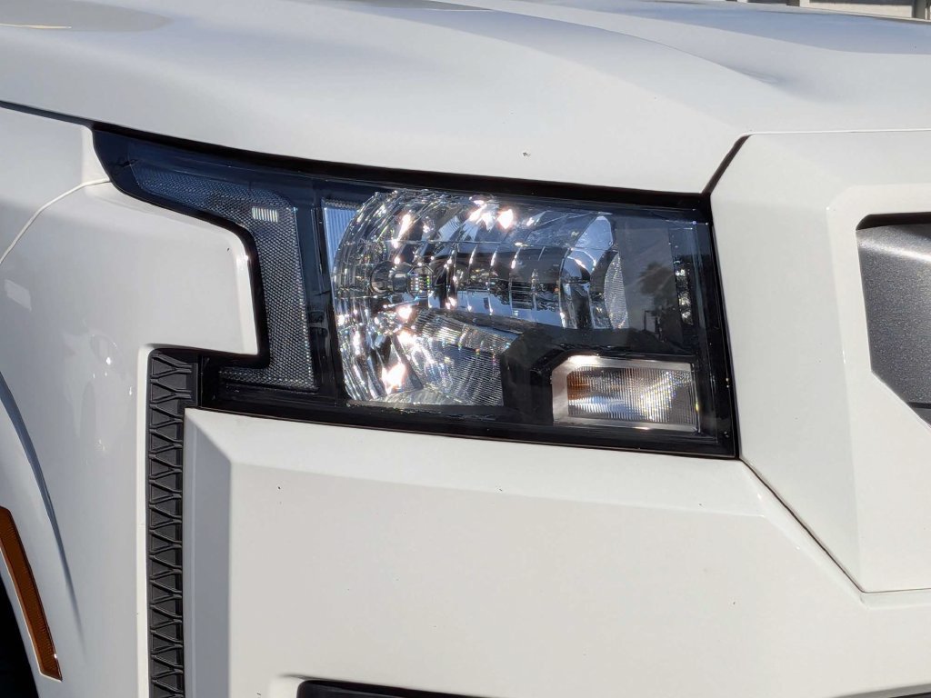 Used 2024 Nissan Frontier SV RWD image 10