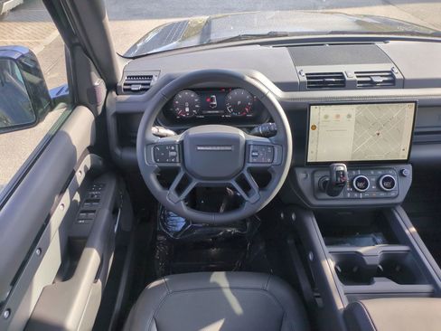 New 2026 Land Rover Defender 130 X-Dynamic SE image 27
