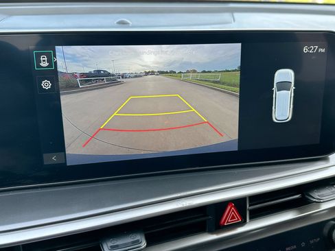 Used 2025 Kia Sorento EX w/ Panoramic Sunroof Package FWD image 17